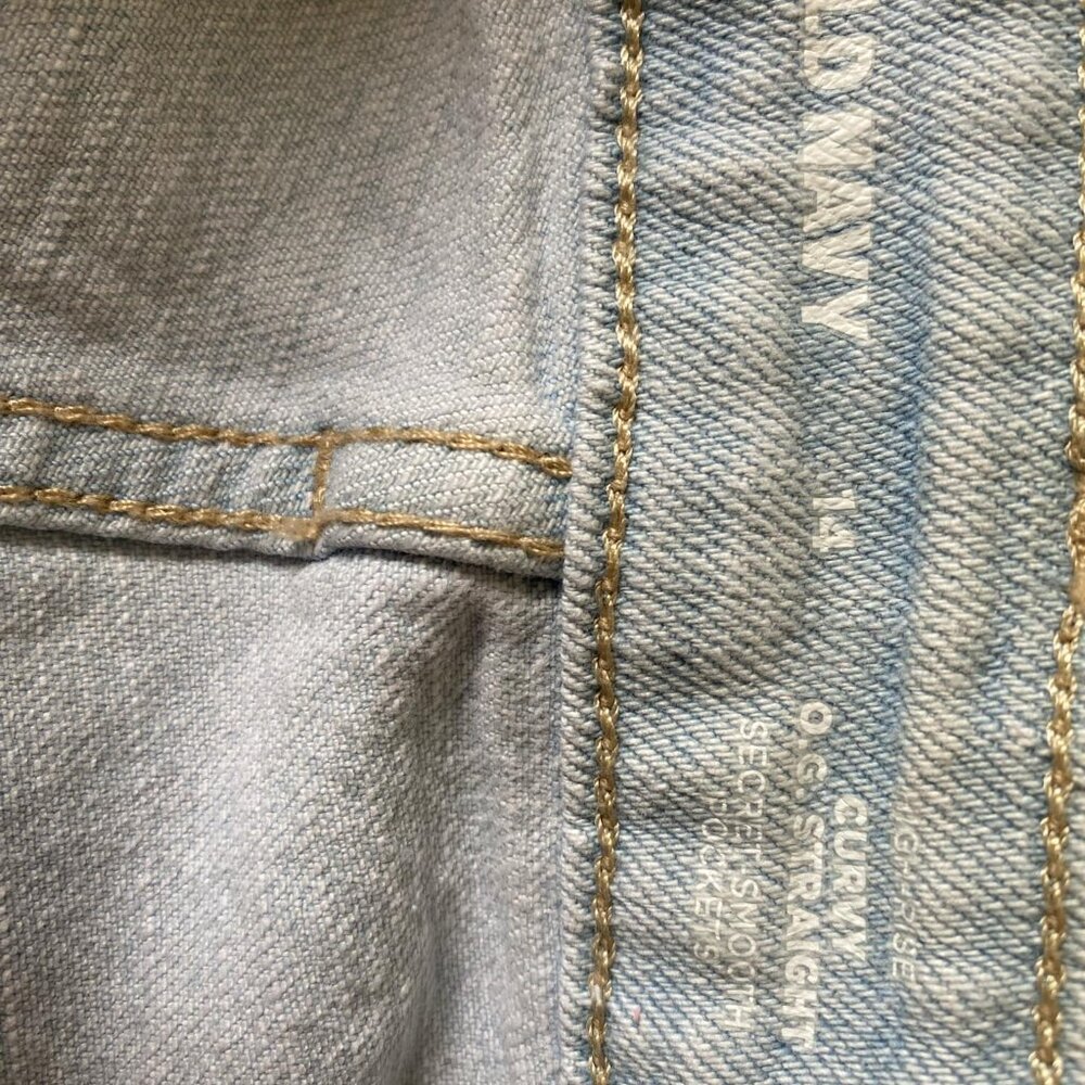 Jeans - Picture 2 of 3